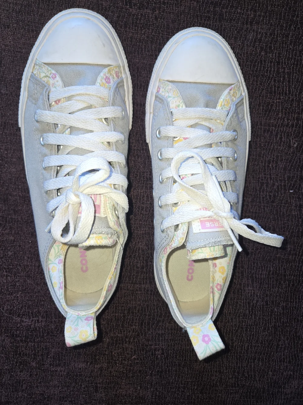 Converse Floral-Trim Low Top Sneakers in Light Gray and Pastel